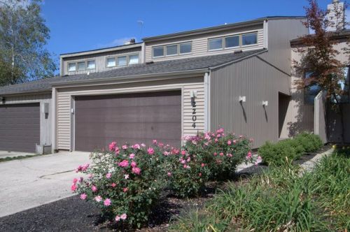 2204 Briar Hill Dr, Champaign, IL 61822-6143