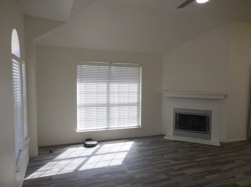 2829 Salado Trl, Fort Worth TX  76118-7455 exterior