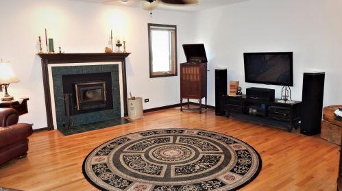 2845 Centurion Ln, Mokena, IL 60451-2566