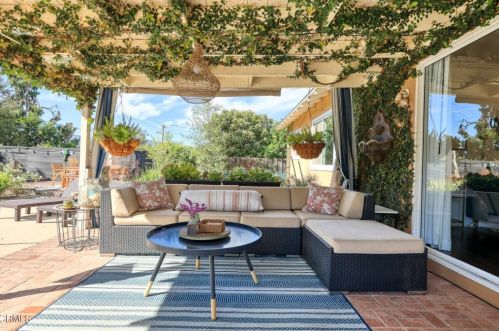 2358 Caracas St, Glendale CA  91214-3003 exterior