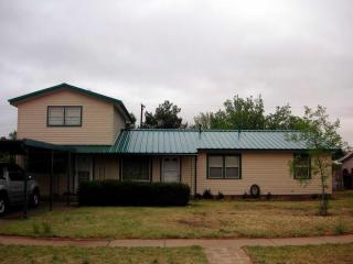 303 Hayes Ave, Morton, TX 79346-4015
