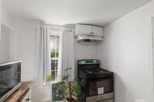 2950 11th St, Riverside CA  92507-4961 exterior