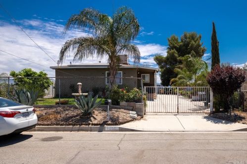 1030 5th St, Colton, CA 92324-3324