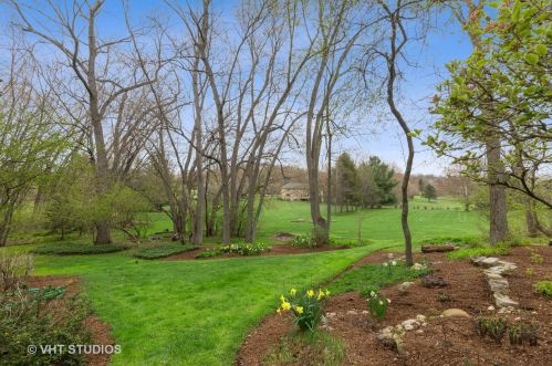 3918 Valley View Rd, Bull Valley, IL 60012-2104