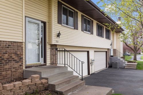 933 Heritage Ct, Saint Paul MN  55127-3661 exterior
