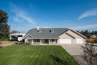 16329 Mark Rd, Madera, CA 93636-8206