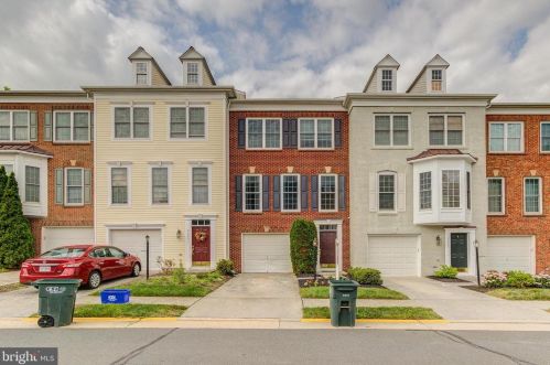 2405 Terra Cotta Cir, Herndon, VA 20171-4692