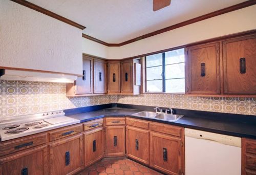 1300 August Dr, Austin TX  78753-2909 exterior