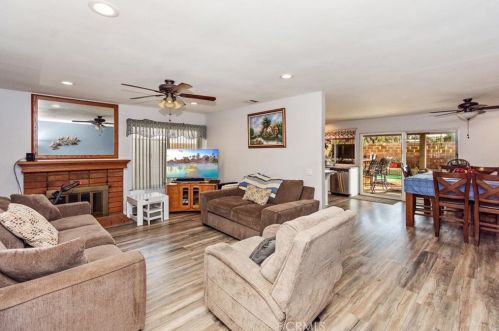 8548 Turlock Dr, Riverside, CA 92504-2324