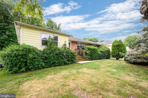 83 Murray Ave, Trenton, NJ 08620-9703