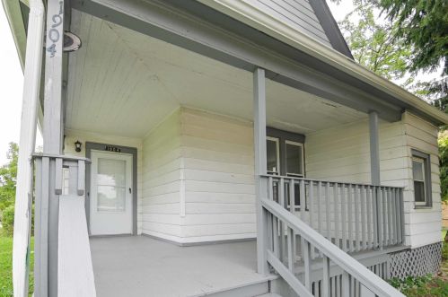 1904 Martin Luther King Jr Dr, North Chicago, IL 60064-2513