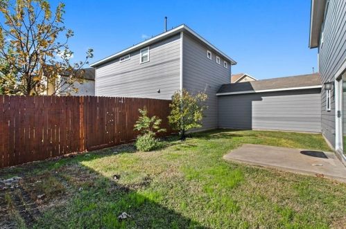 6011 Fairway St, Austin TX  78741-3445 exterior