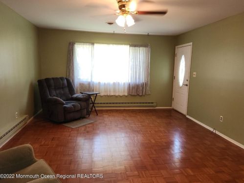7-A Nebraska Dr, Lakehurst, NJ 08759-1157