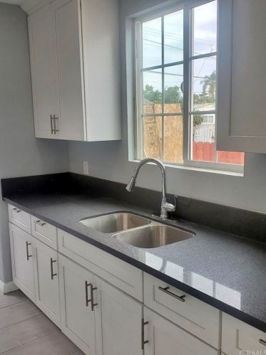 1403 Pearl Ave, Compton CA  90221-1555 exterior