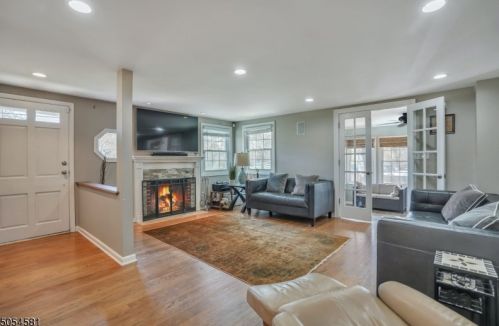 7 Old Stirling Rd, Warren, NJ 07059-5809