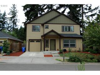 15841 Everett Ct, Portland, OR 97230-5693