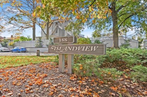 188 Flax Hill Rd, Norwalk CT  06854-2843 exterior