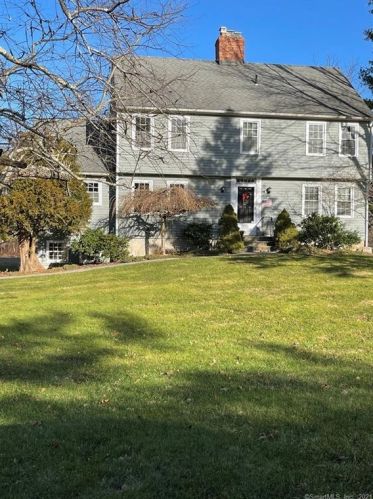 27 Clearview Dr, Sandy Hook, CT 06482-1333