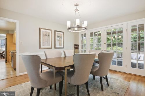 1221 Pinecrest Cir, Silver Spring MD 20910-1626 exterior