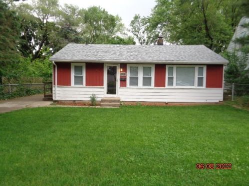 2319 Midway Dr, Rockford, IL 61103-2833