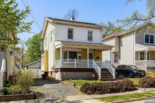 16 Laurel St, Ridgefield Park, NJ 07660-2225