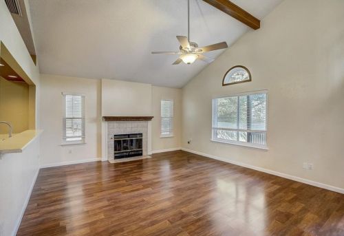 4000 Cortina Dr, Austin TX  78749-4924 exterior