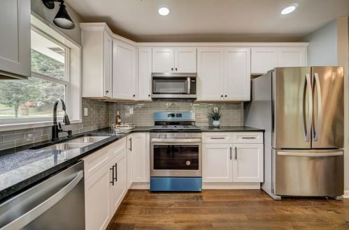 2574 Lancaster Dr, Atlanta GA  30344-2329 exterior