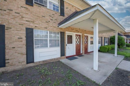 49-5 Garden View Ter, East Windsor NJ  08520-4611 exterior