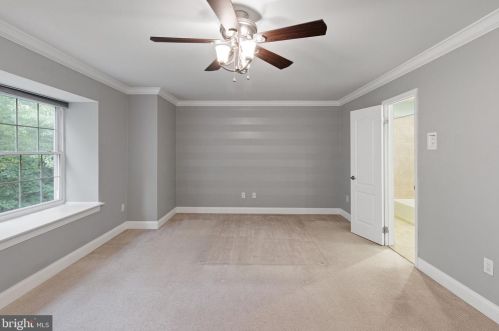 21 Featherbed Ct, Trenton NJ 08648-2004 exterior