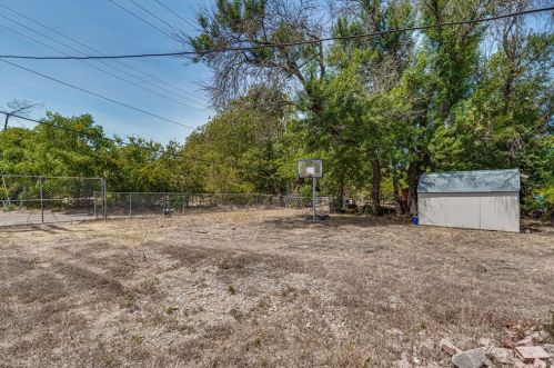 234 Cherry Pt Dr, Dallas TX  75232-3629 exterior