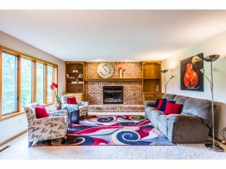 6101 Baney Ct, Hopkins, MN 55345-6301