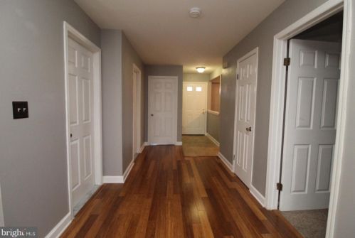 29 Barclay Ct, Trenton NJ  08648-1454 exterior