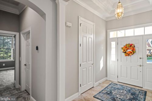 15573 Alderbrook Dr, Haymarket, VA 20169-6130