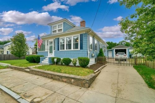 15 Dedham Ave, Providence, RI 02909-5801