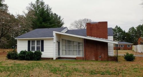 308 Randolph St, Canden, NC 27229-8001