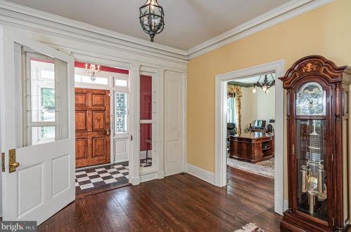 27 Rosedale Rd, Princeton NJ  08540-6702 exterior