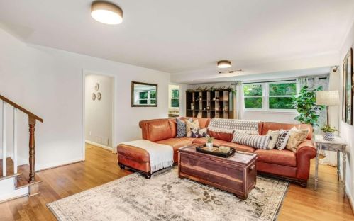 7290 Hunters Br Dr, Atlanta GA  30328-1719 exterior
