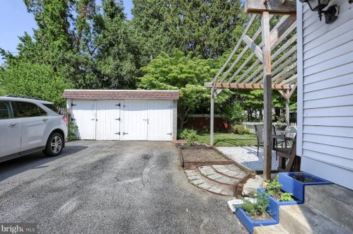 13 Montrose Ave, Lancaster PA  17603-6659 exterior