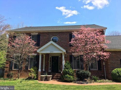 1209 Artnauman Ct, Mc Lean, VA 22102-2317