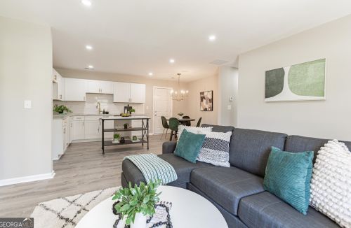 5864 Ronnie Dr, Rex GA 30273-1059 exterior