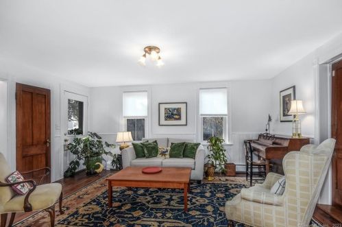 16 Burwell St, Norwalk CT  06854-4703 exterior