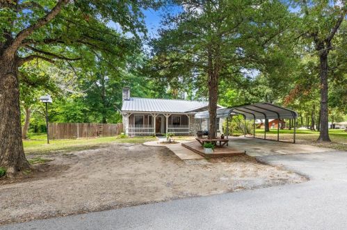 15 Sowell Ln, Huntsville, TX 77320-0281