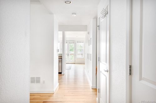 19 Harrison St, Denver, CO 80206-5536