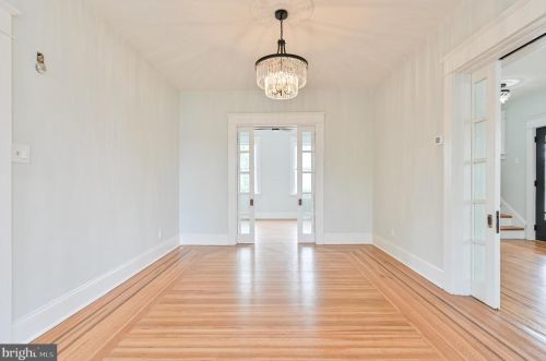 90 Holly Ave, Pitman NJ  08071-1249 exterior