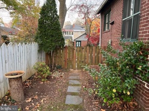 125 Parker St, Carlisle PA  17013-2821 exterior