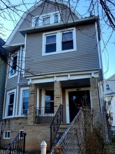 371 Seymour Ave, Newark, NJ 07112-2137