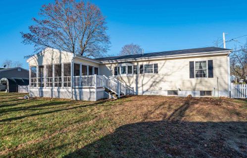 66 Suzanne Dr, Portsmouth, NH 03801-5956