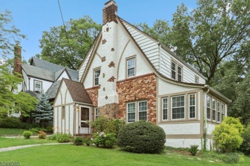 27 New England Rd, Maplewood NJ 07040-1057 exterior