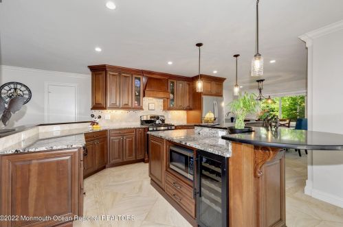 3 Princeton Ct, Tinton Falls NJ 07702-4055 exterior