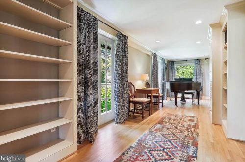 1310 Noyes Dr, Silver Spring MD 20910-2224 exterior